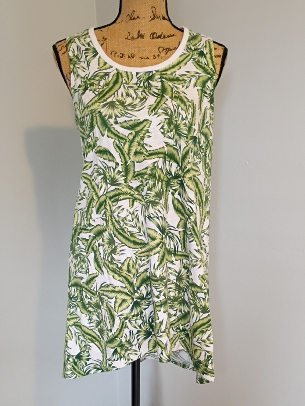 CAbi White & Green Tropical Palm-Print Swim Coverup Tank